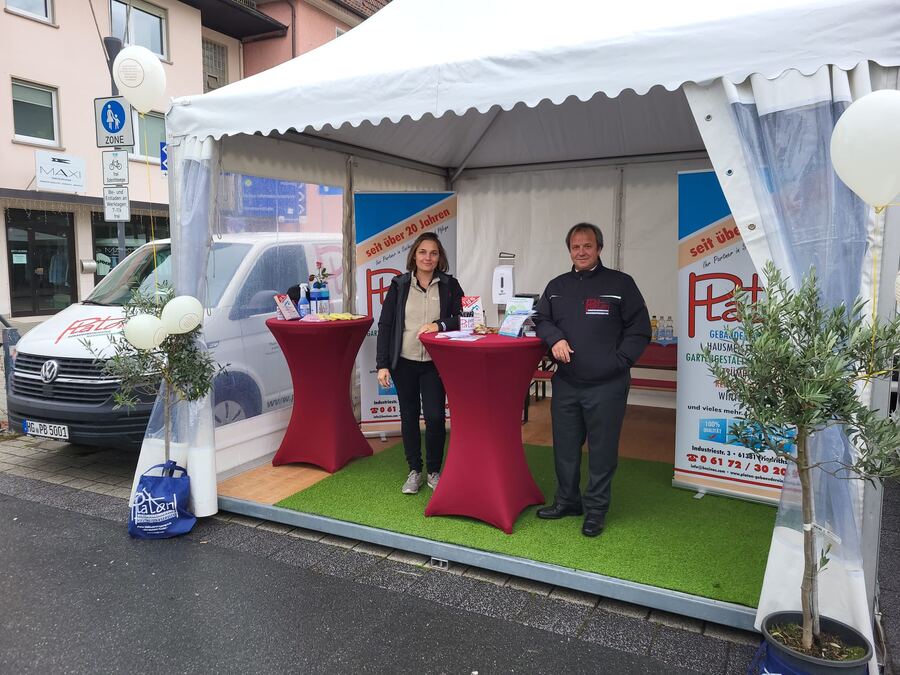 Platon-Stand beim Herbsttreiben in Oberursel